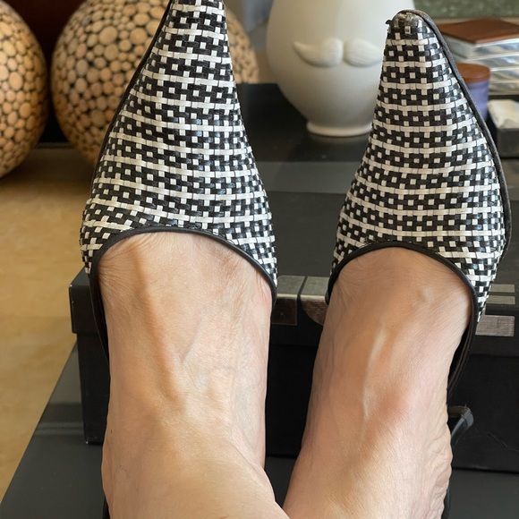 LIKE BOTTEGA BLACK & WHITE MULES - Picture 3 of 9